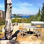Celeste Sea View With Jacuzzi And Bbq Apartman