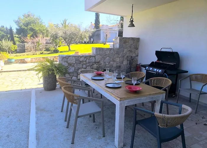 Celeste Sea View With Jacuzzi&bbq Apartament *